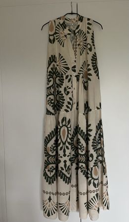 Sommerkleid lang gemustert ärmellos grün beige