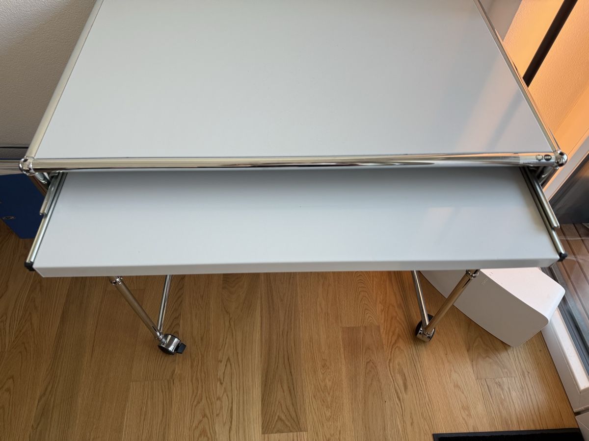 Bureaux: USM Schreibtisch – D'occasion à Bern par Ir_Ae 5