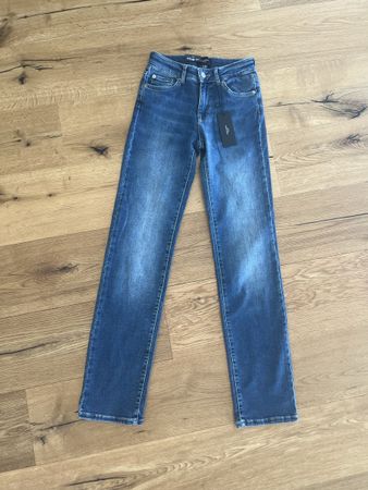 Hose mid rise straight fit Vero Moda neu Gr. 26/32