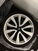 4x Tesla Model 3 Performance 20 Zoll Felgen