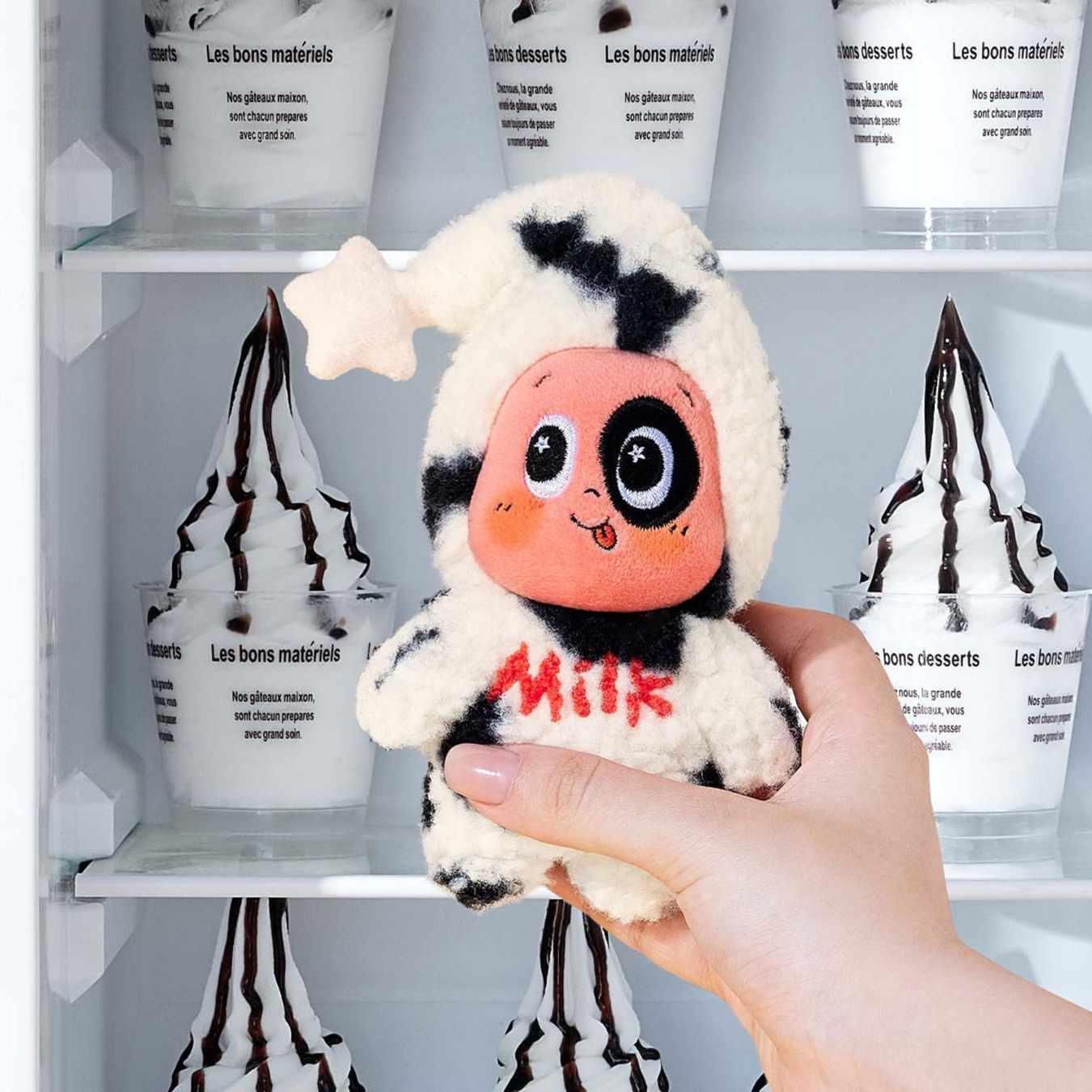 Pop Mart Statuette: POP MART Twinkle Twinkle Milk Pudding Plush Blister Pack – Nuovo e nell'imballaggio originale da Belmont-Lausanne venduto da HausPopCharm