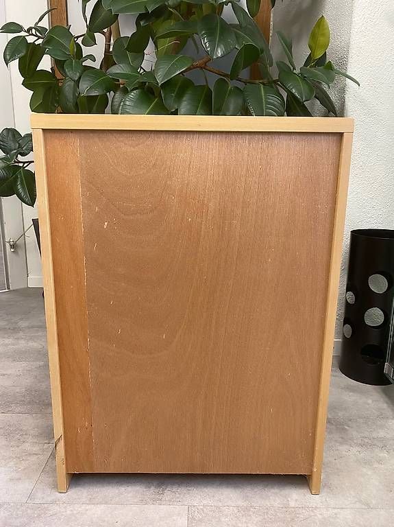 Cassettiere: Schlichte Holzkommode mit vier Schubladen – Usato da Schaffhausen venduto da Galleria13_Brocki_SH 4