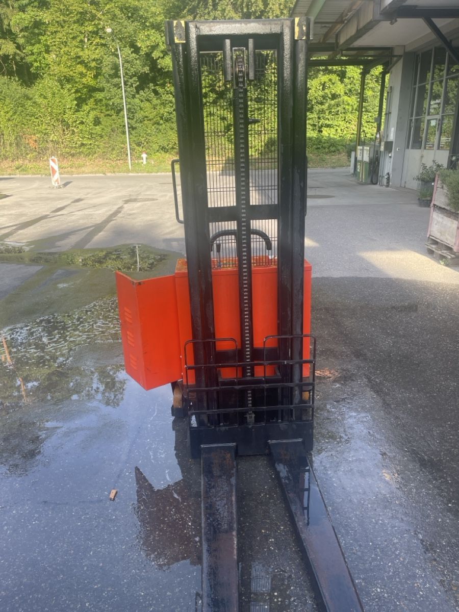 Carrelli elevatori e a forche: Stapler rot schwarz  – Difettoso da Andelfingen venduto da Metalmulisha 3