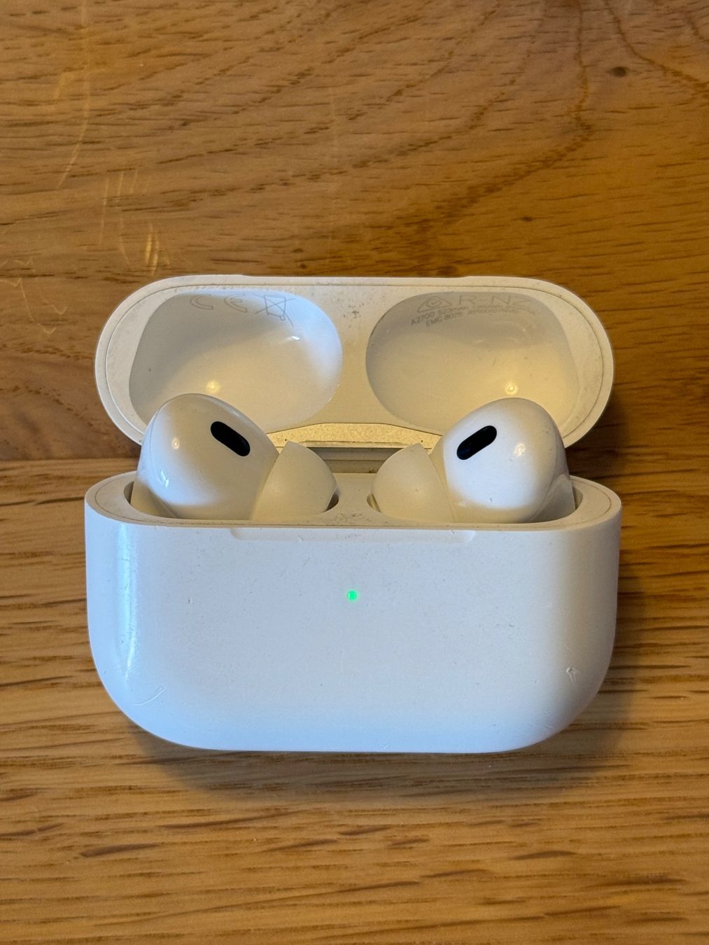 Apple Cuffie: Apple AirPods Pro 2.Gen MagSafe (Lightning) – Usato da Rodels venduto da Deflorin 1