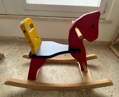 Djeco Paris Schaukelpferd aus Holz, farbig