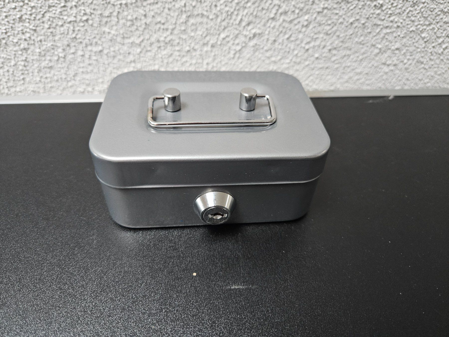 Kassen: Neu - Mini Geldkassette silber – Neu und originalverpackt aus Dagmersellen von Jarsetz_Restposten