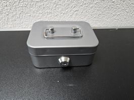 Neu - Mini Geldkassette silber