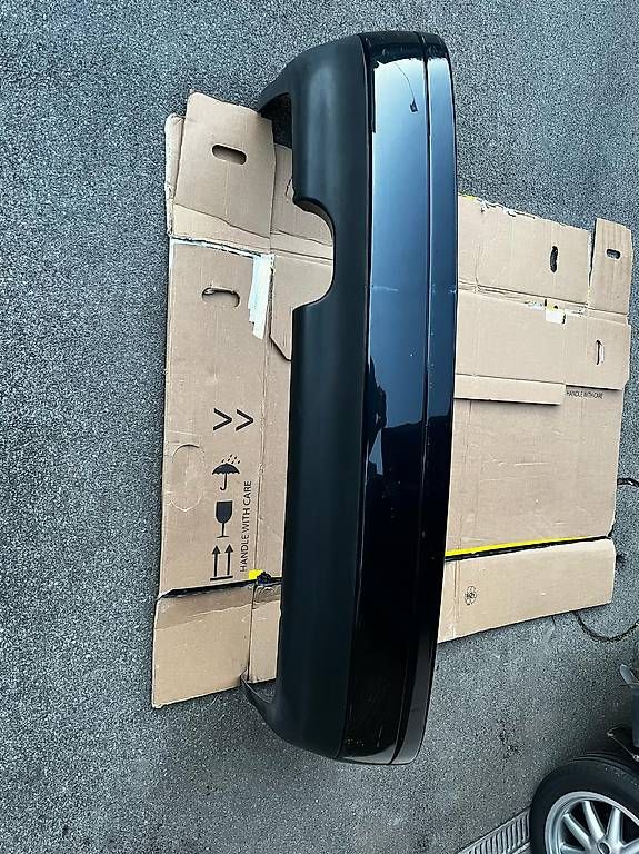 Audi Tutti pezzi di ricambio auto: Audi 80 Cabrio Heckstossstange – Usato da Goldingen venduto da jokoracer