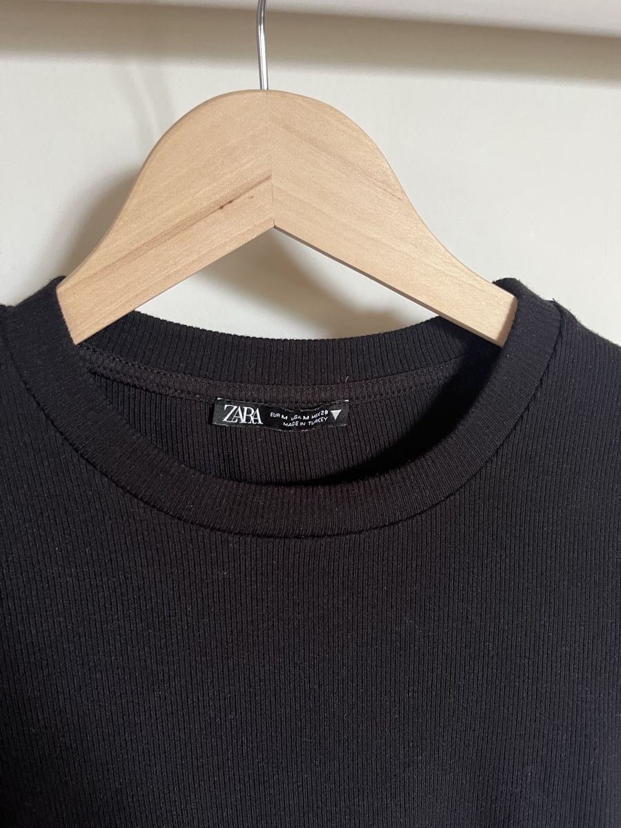 Zara T-shirts: T- Shirt Schwarz – Neuf (Voir description) à Frauenfeld par secondhand2hand 1