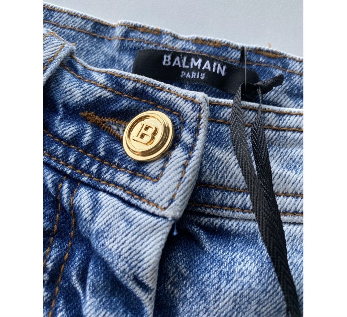 Balmain Jeans: Brand new Balmain jeans FR38 – Nuovo e nell'imballaggio originale da Uznach venduto da ger_7gvr 2
