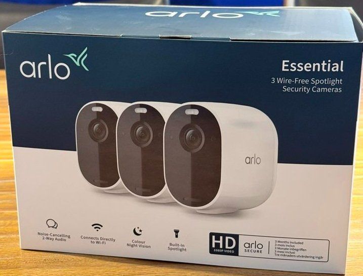 Arlo Sistemi d'allarme: Set Arlo Essential Kameras, 3 Stück, mit Originalverpackung – Usato da Zuchwil venduto da Beppe_25.3
