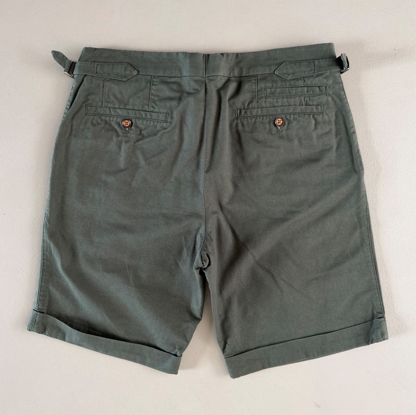 Pelikamo Pantaloni: PELIKAMO Shorts 💚 – Usato da Zürich venduto da ClosetQueen 3