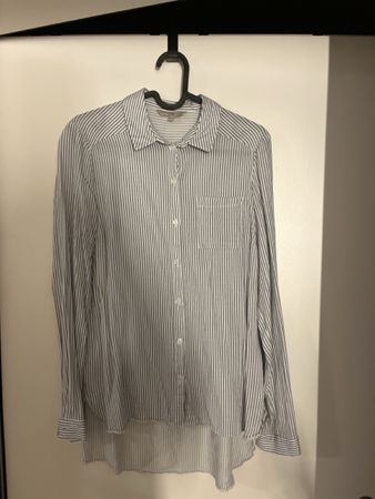Damen Bluse weiss blau gestreift Grösse 36 gut