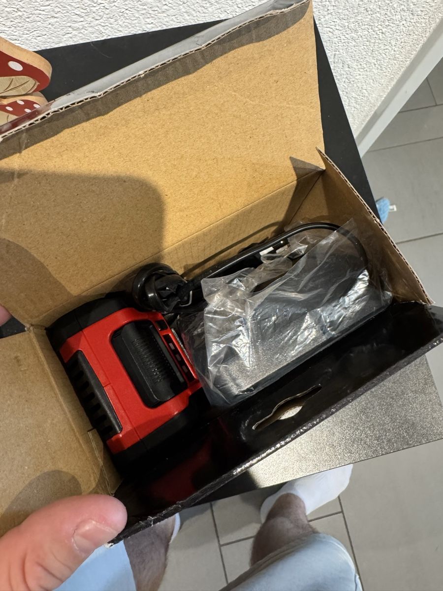 Einhell Batterie: Einhell Akku + Ladegerät Neu – Nuovo e nell'imballaggio originale da Hermetschwil-Staff venduto da lukau007 1