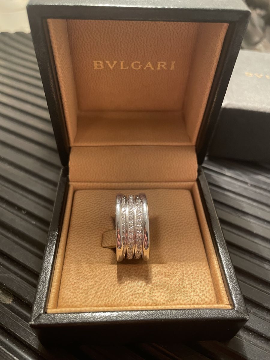 Bulgari Anelli: Bulgari b-zero1 4-Band Ring – Nuovo (secondo la descrizione) da Kriens venduto da eyka