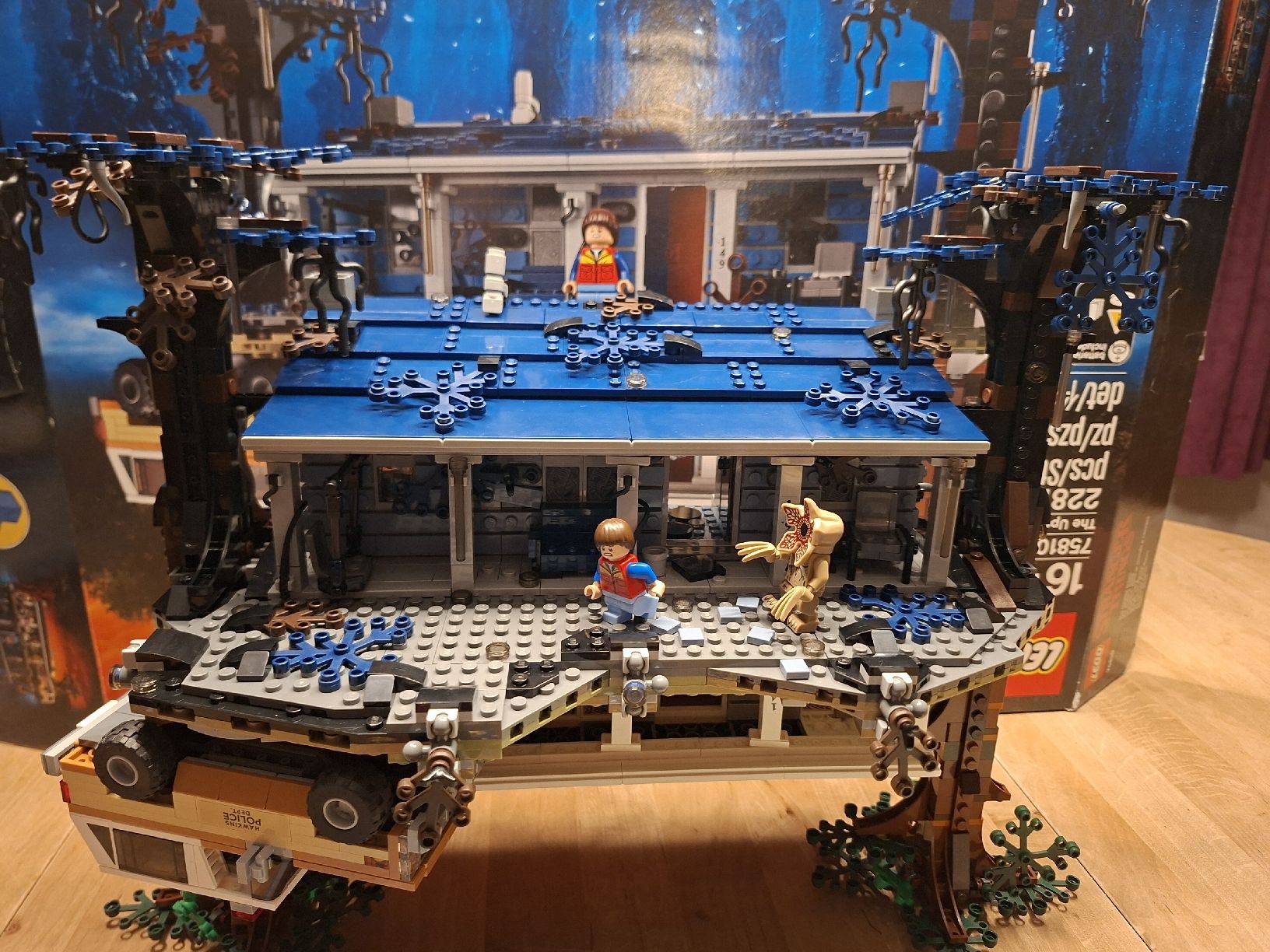 Lego Kit di costruzioni: LEGO Stranger Things 75810 The Upside Down – Usato da Gelterkinden venduto da BlackzoomsBrickverse 3