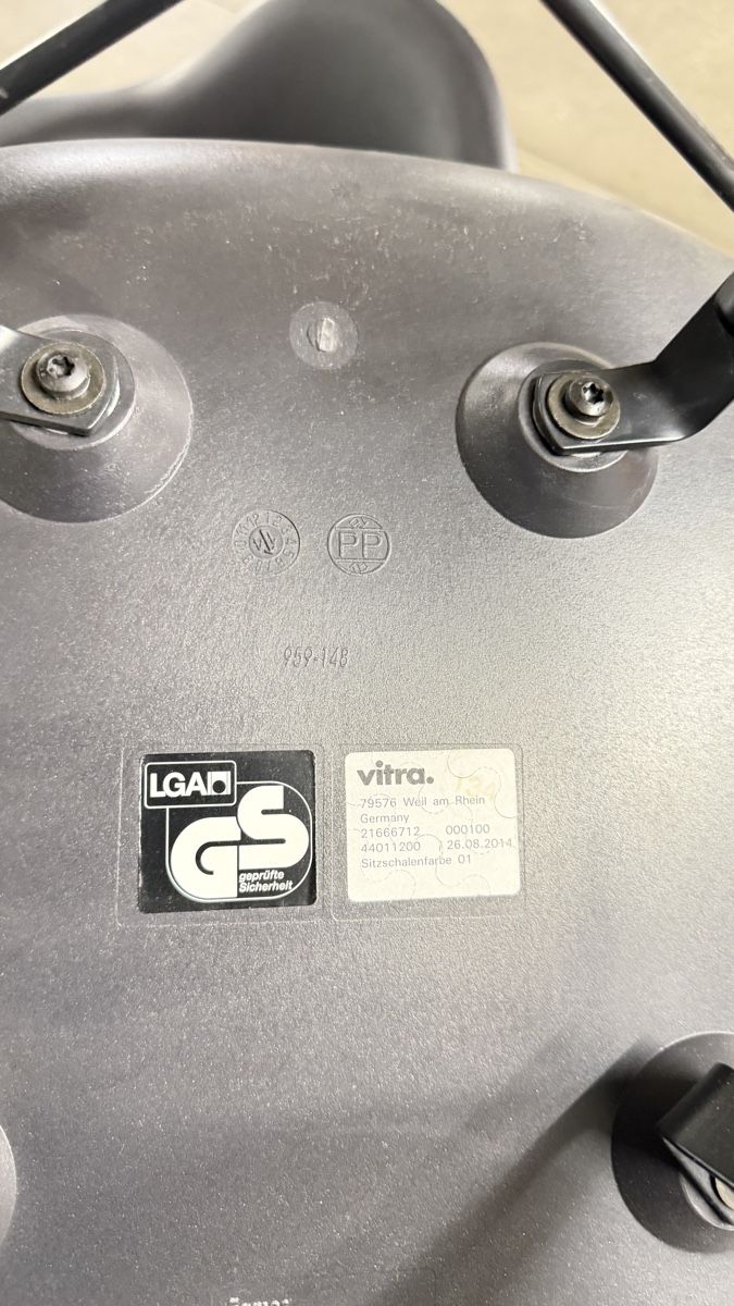 Vitra Stühle: Vitra Stuhl – Gebraucht aus Schlieren von Jaco103 2