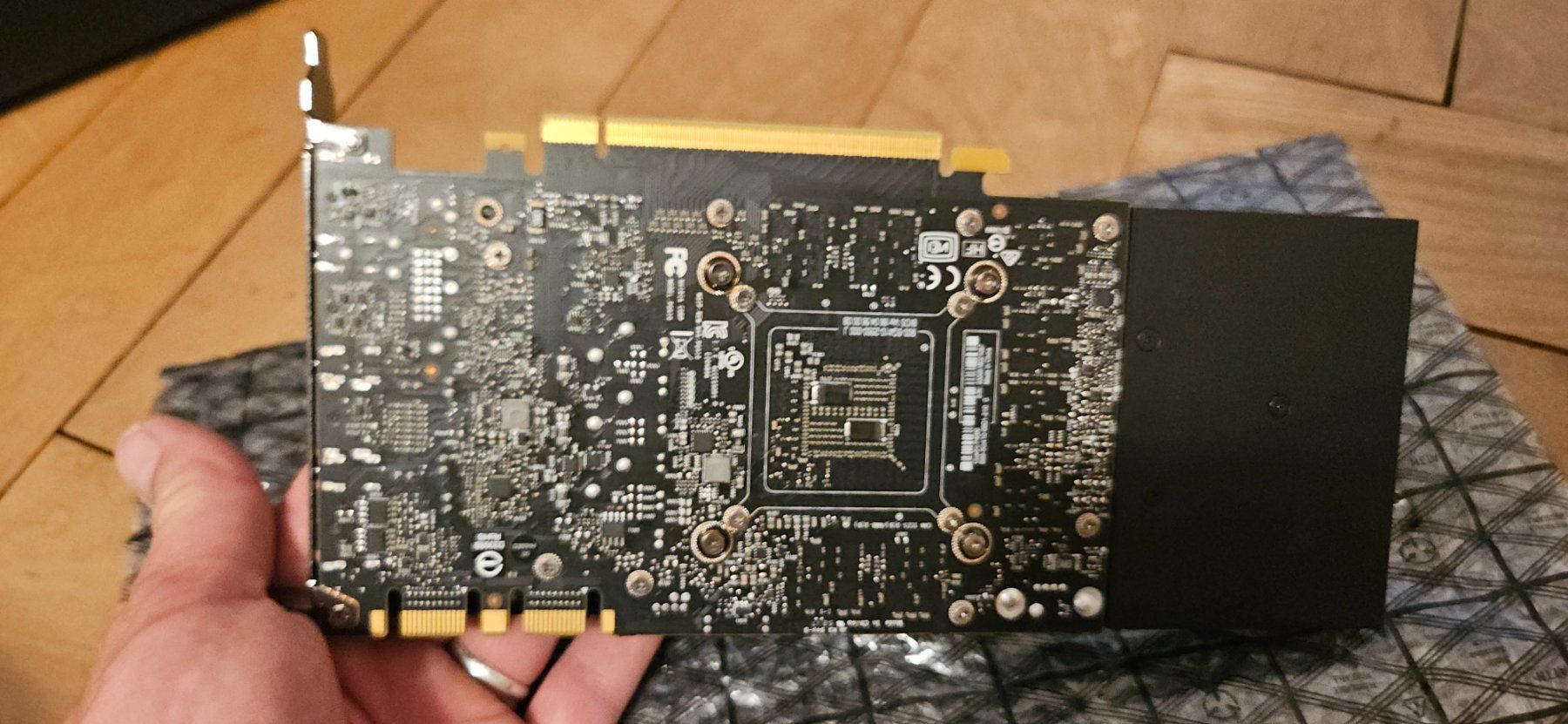 Nvidia Grafikkarten: Nvidia quadro p4000 – Gebraucht aus Biel/Bienne von atole 3