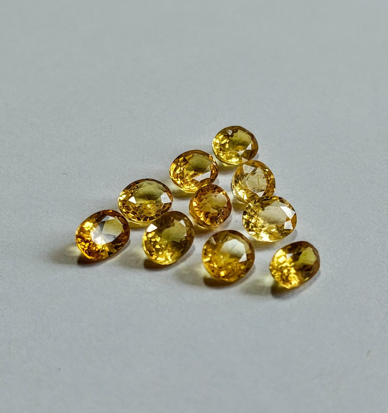 Pietre preziose: * SAPHIRS JAUNES NATURELS de 0.70 à 0.75 ct – Nuovo (secondo la descrizione) da La Chaux-de-Fonds venduto da j-aime-les-gemmes 1