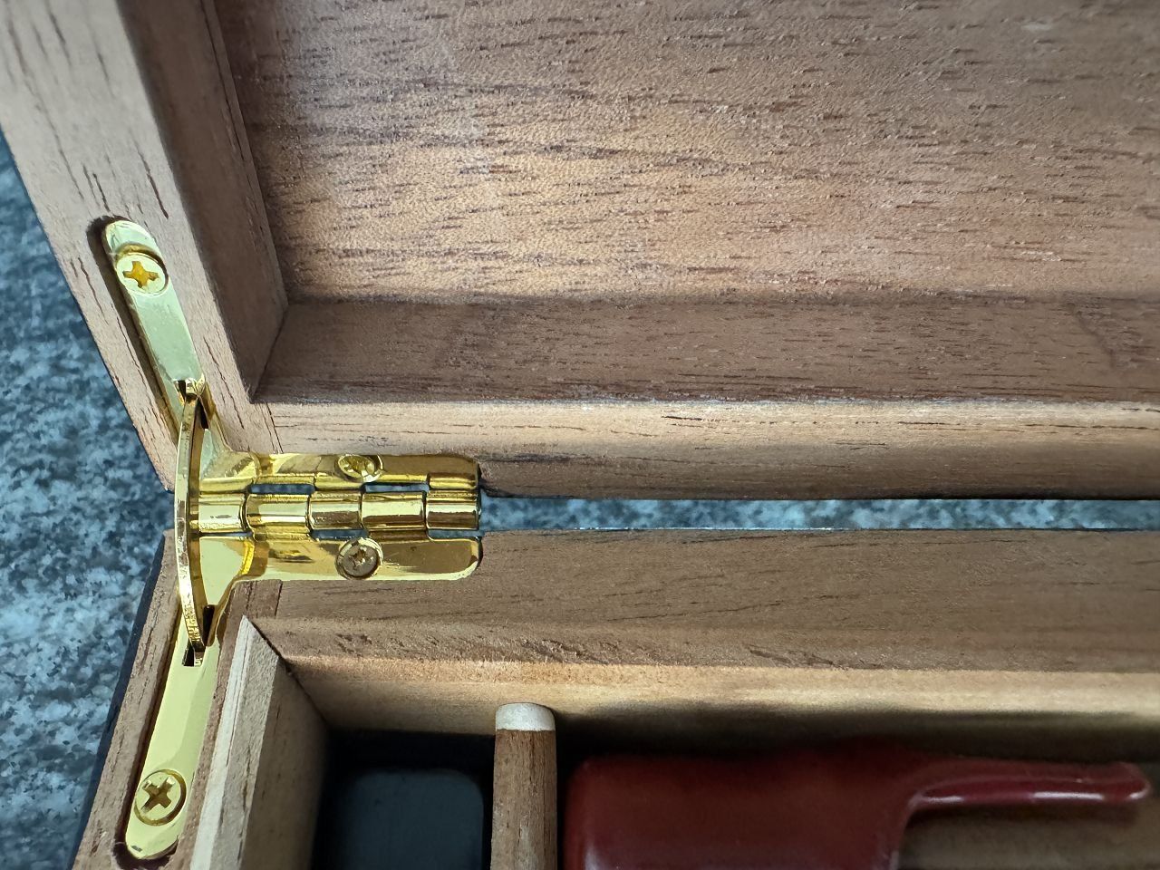 Humidor per sigari: Humidor – Usato da Bremgarten b. Bern venduto da Bbu 3