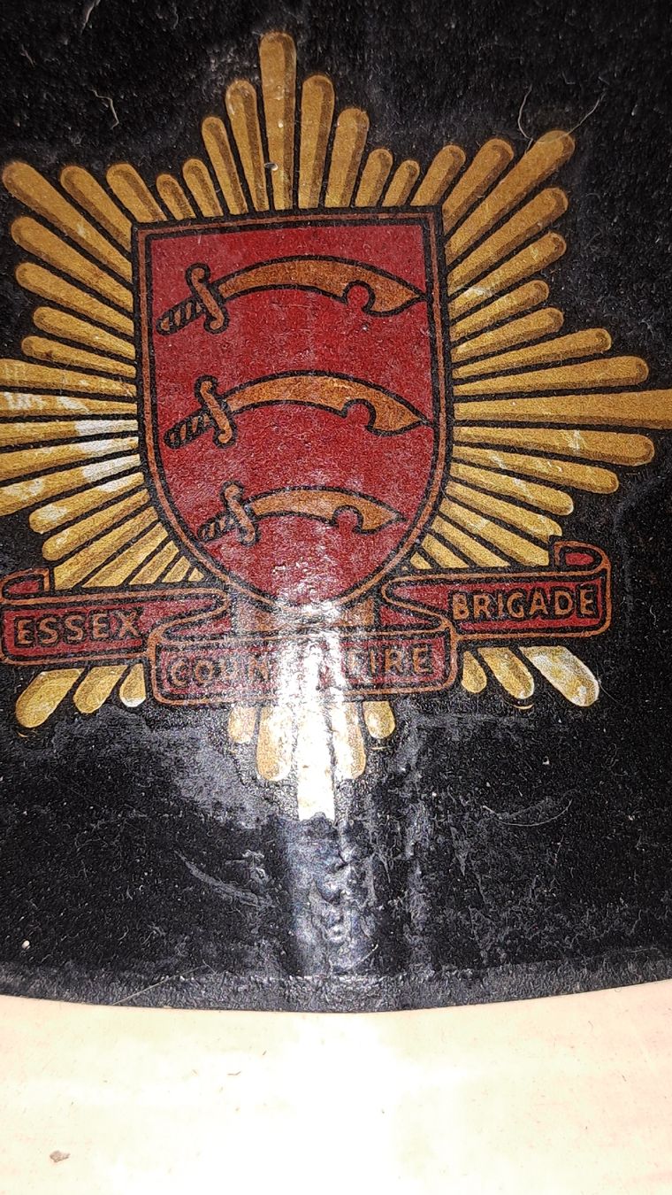Pompieri: 2 Feuerwehr Helme Vintage  – Usato da Kölliken venduto da Upcycling-by-Mc-TAM 3