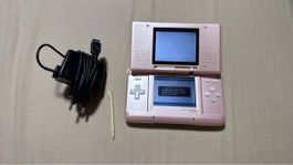 Nintendo DS Lite pink mit Ladekabel