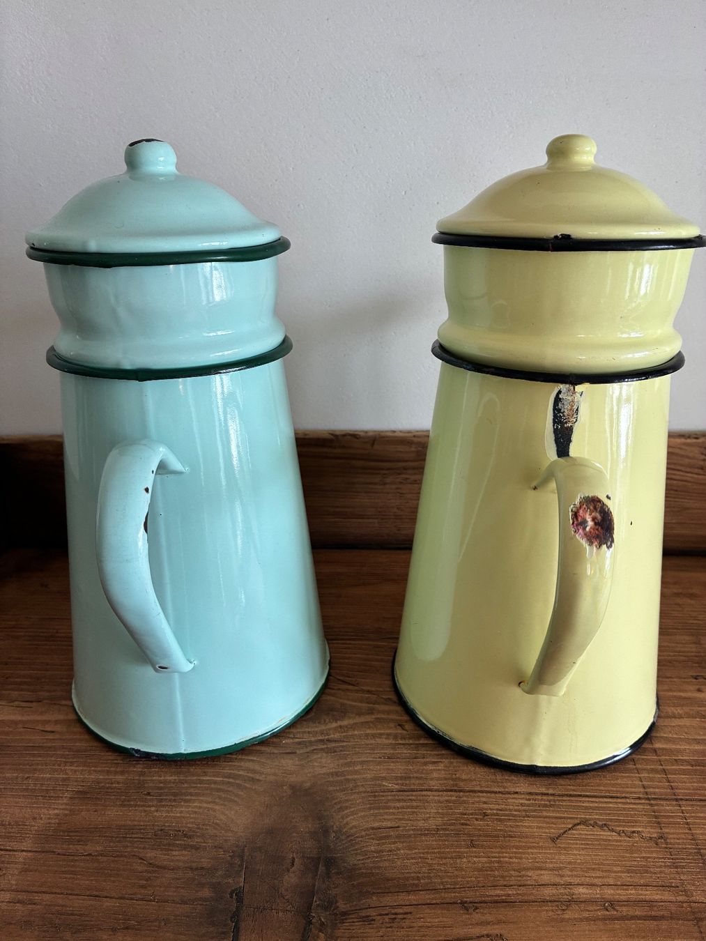Théières: Zwei alte Emaille Kaffeekannen – D'occasion à Steffisburg par Reitschel5 4
