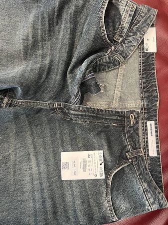 Jean femme BERSHKA taille 44 neuf avec étiquette