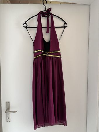 Knielanges Kleid in Fuchsia