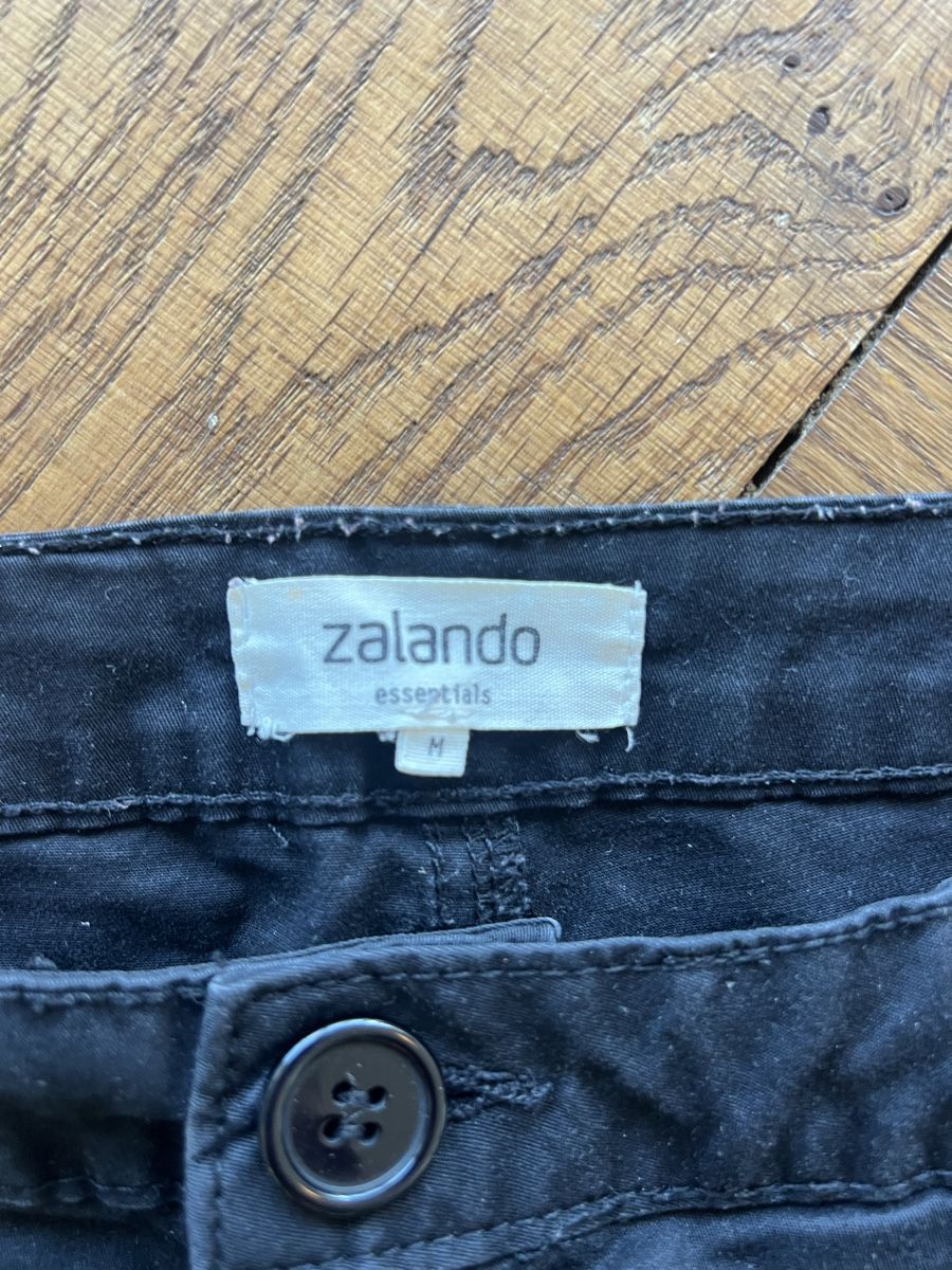 Hosen: Short Zalando Essentials noir coton taille M – Gebraucht aus Walenstadt von Unianrig 2