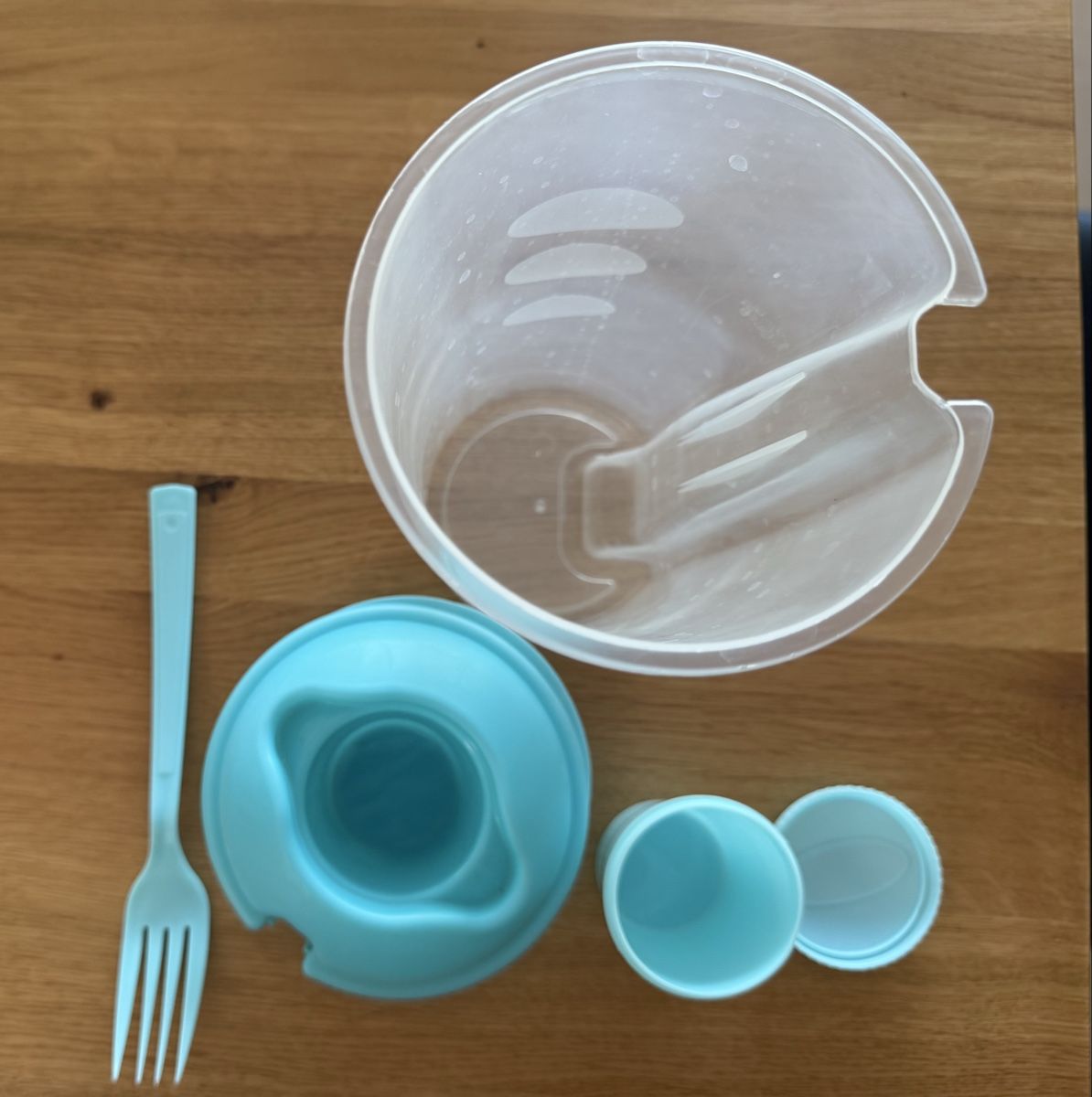 Behälter & Ähnliches: Salatbehälter / Lunchbox mit Gabel und Saucenbehälter – Gebraucht aus Winkel von Schorley 2