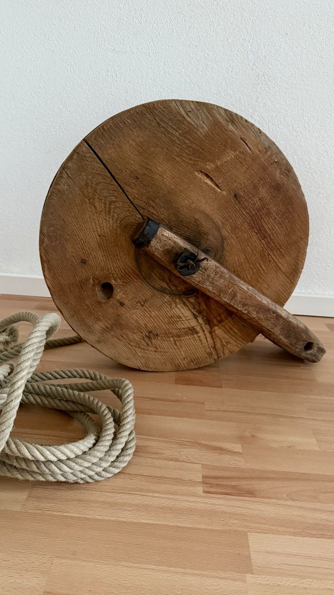 Altro per stoccaggio & trasporto: Antike Holz-Seilwinde mit Seil – Usato da Rudolfstetten venduto da Cheesecak0
