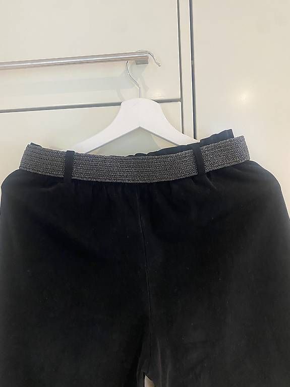 Hosen: Hose Schwarz mit Gürtel Neu Elegant  – Gebraucht aus Rorschach von Lauraq12 3