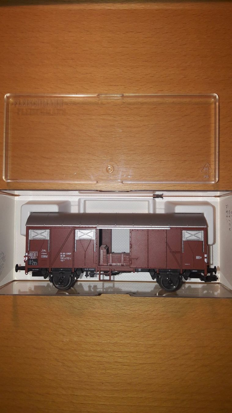 Fleischmann Modelleisenbahnen: Fleischmann H0 Güterwagen mit Schlusslichtern Nr. 5318 k – Neu (gemäss Beschreibung) aus Rheinfelden von Pillie