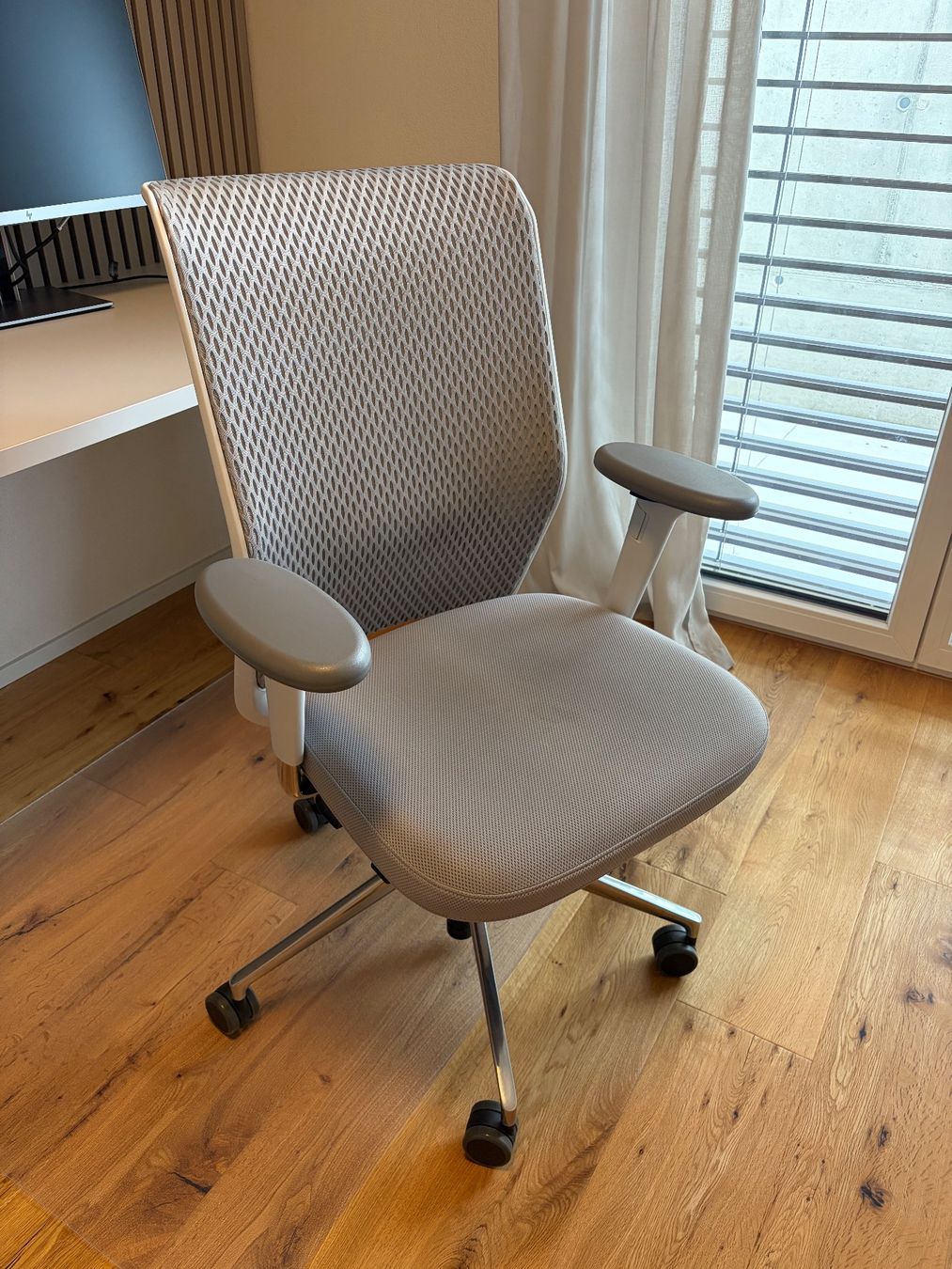 Vitra Sedie: Vitra Bürostuhl ID Mesh in grau – Usato da Egolzwil venduto da NadjaT