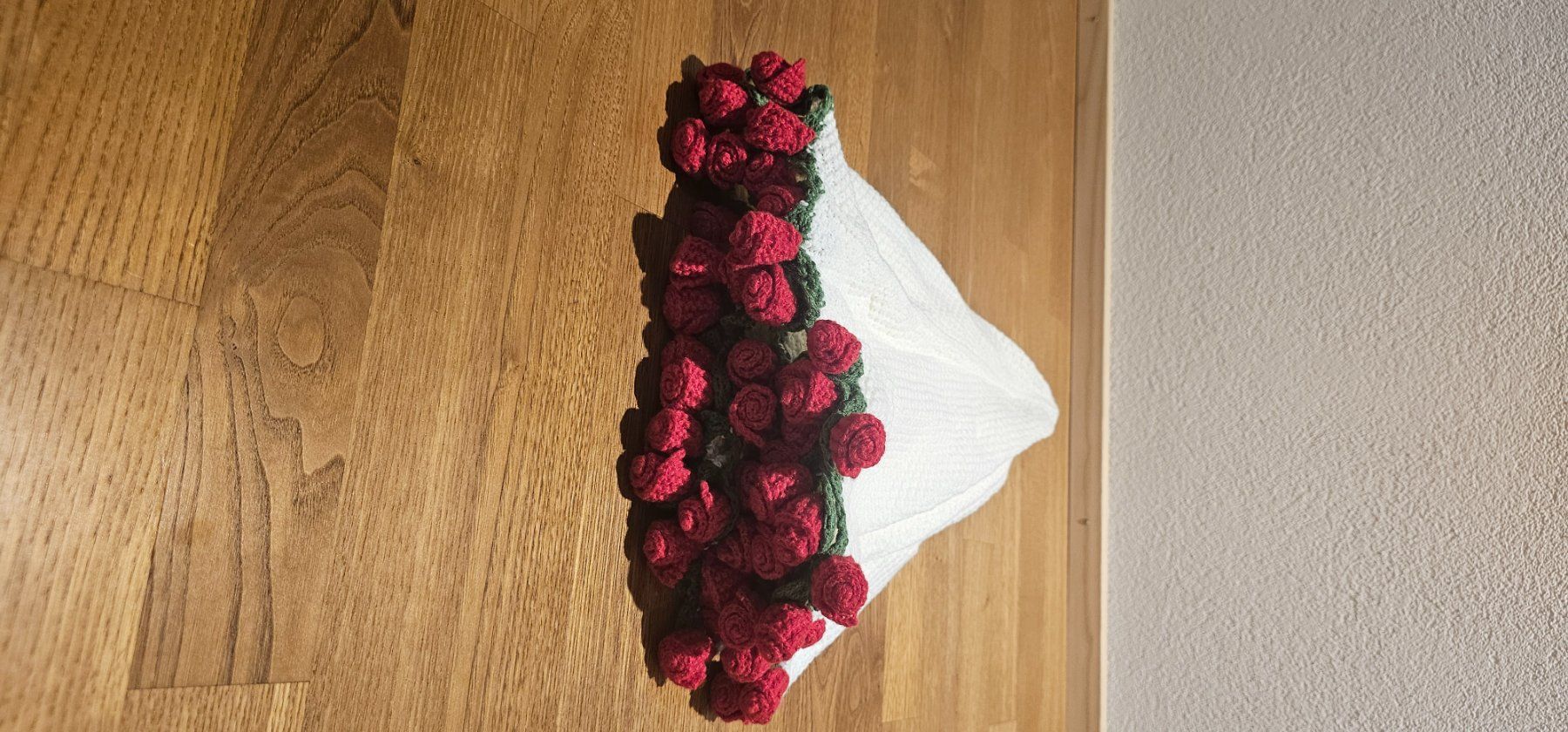Tutte le decorazioni: Gehäkelte Tischdecke, Rosenmuster – Nuovo (secondo la descrizione) da Rorschach venduto da Eni_f96b