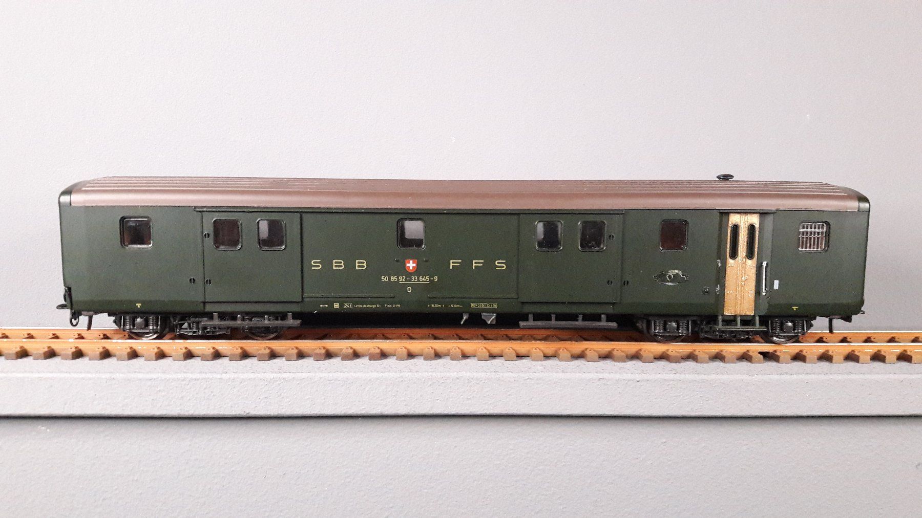 Roco Modellini di ferrovie: Gepäckwagen – Usato da Burgdorf venduto da Optimal14 1