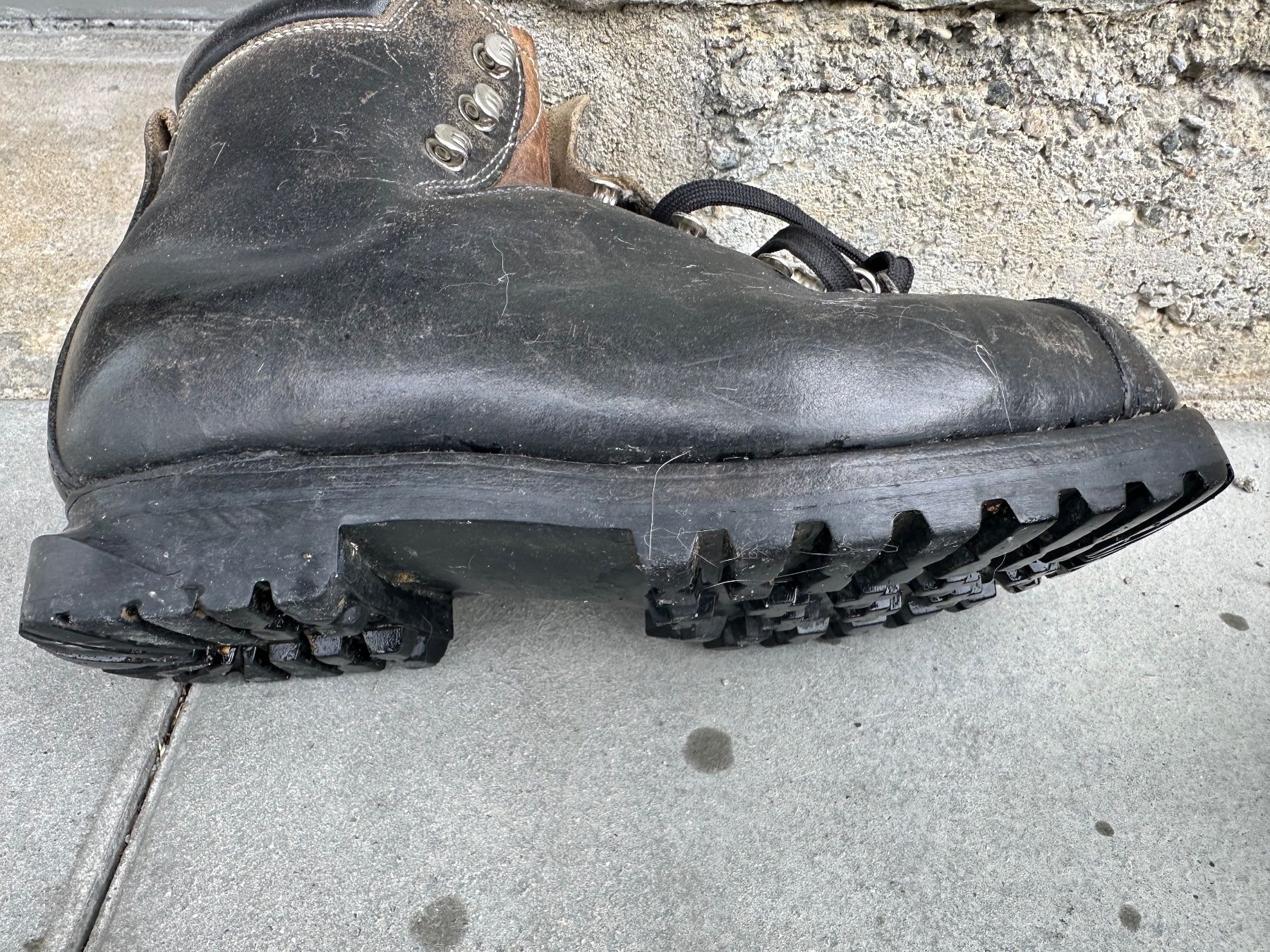 Bally Scarpe da uomo: Militär-Gebirgswanderschuh Bally Leder – Usato da Oberuzwil venduto da annina910 3
