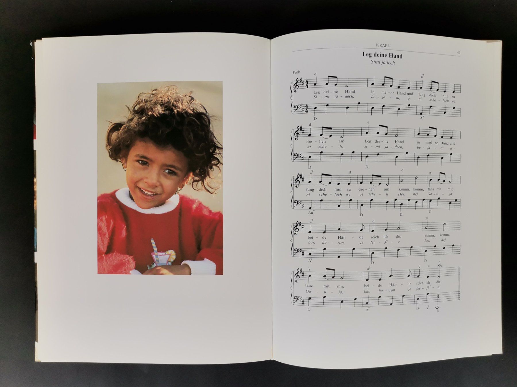 Libri: BUCH Kinder singen in aller Welt – Usato da Schaffhausen venduto da Restwert_SH 8