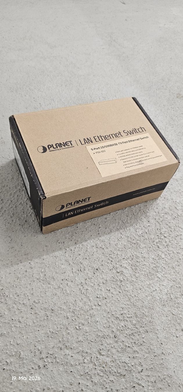Hub & Switch: PLANET LAN Ethernet Switch 5-Port 10/100Mbps neu – Nuovo e nell'imballaggio originale da Hinwil venduto da boulevard88 1