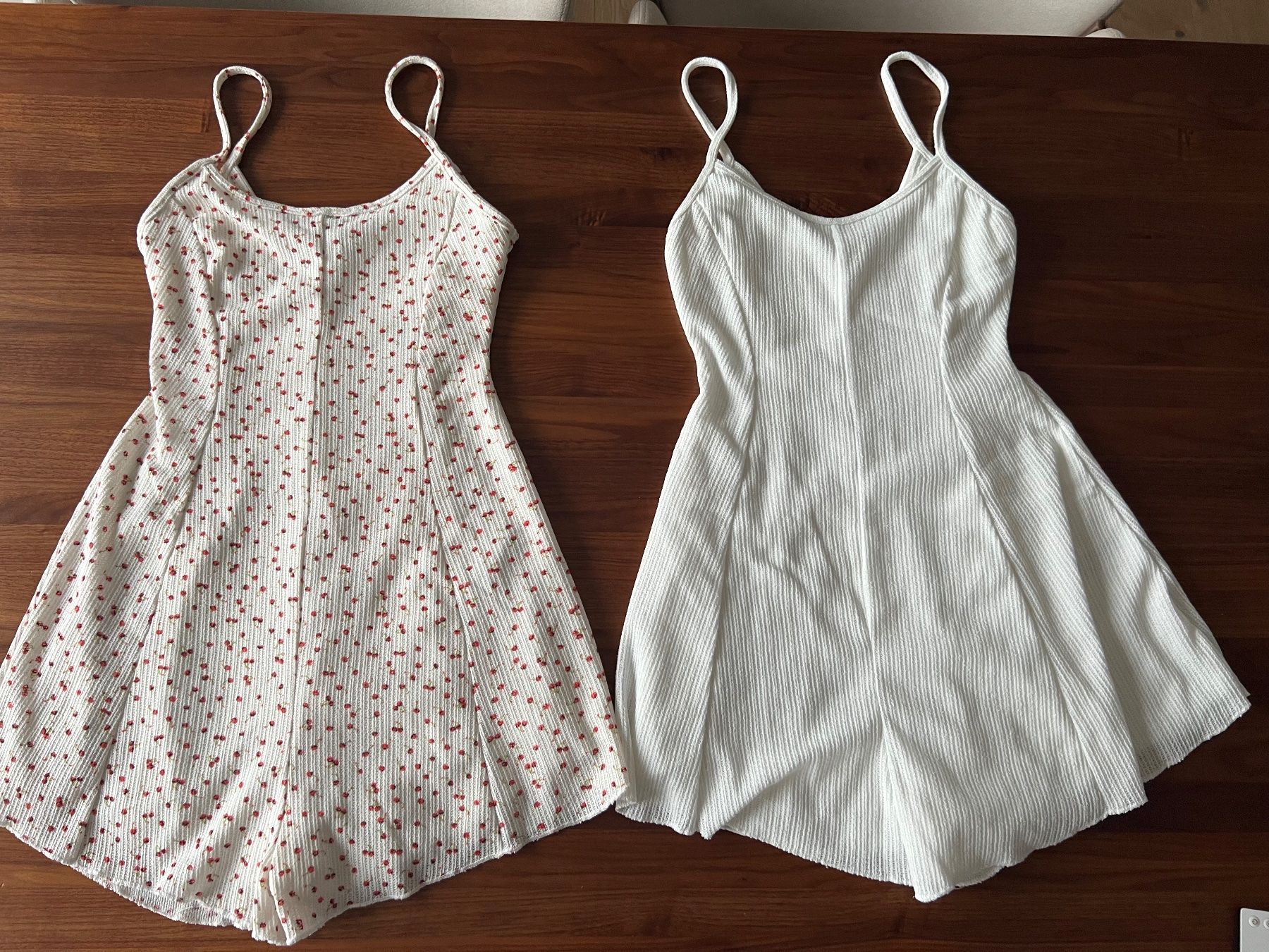 Bershka Tute: 2 Jumpsuit von Bershka – Nuovo (secondo la descrizione) da Lufingen venduto da des_9gd8