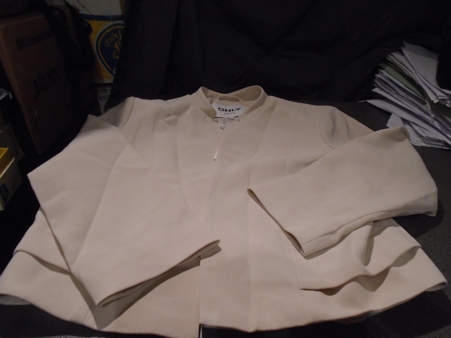 Only Bolero: Bolero / Blazer Grösse 36, Only beige – Usato da Zürich venduto da abraxas1291