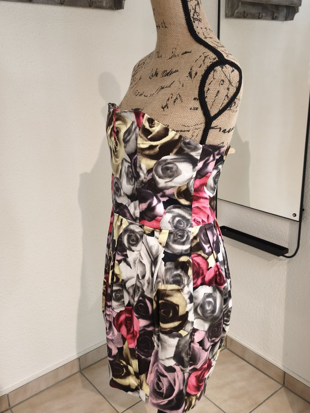 H&M Kleider: Divided Exclusive Kleid, Gr. 40, Blumenmuster, Sommer! – Neu (gemäss Beschreibung) aus Emmetten von SecondhandSiska 1