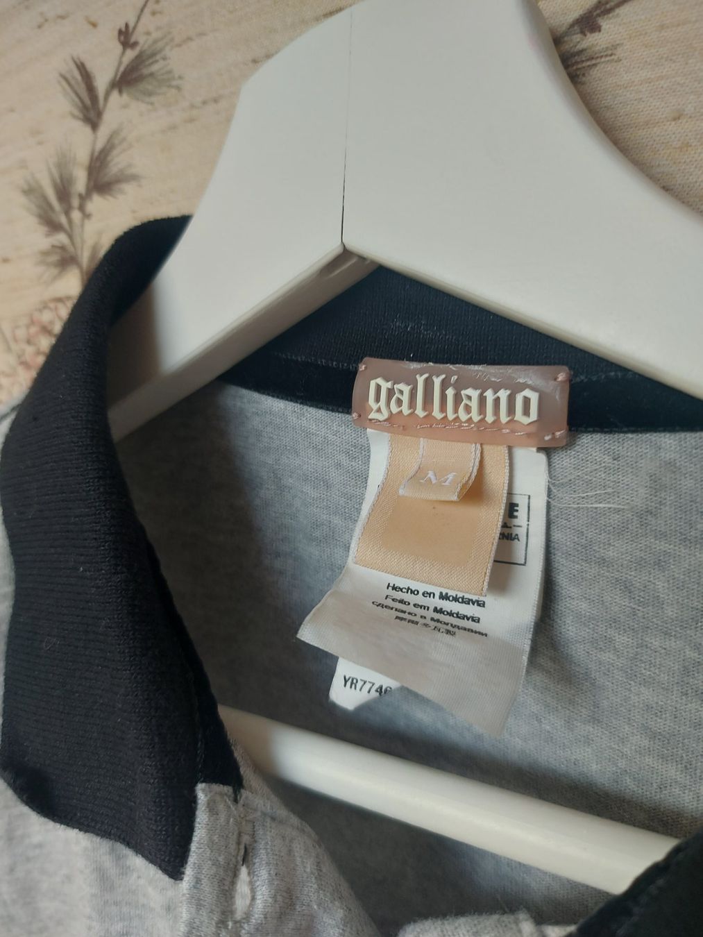John Galliano T-shirt: T-shirt Galliano - Taille S/M – Usato da Lausanne venduto da Super-cerise 3