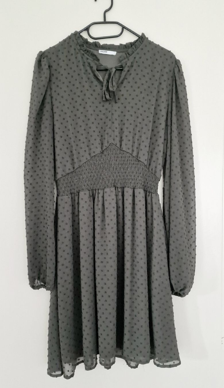 Vestiti: Kleid Cropp L – Nuovo (secondo la descrizione) da Lyss venduto da kar_vgn2
