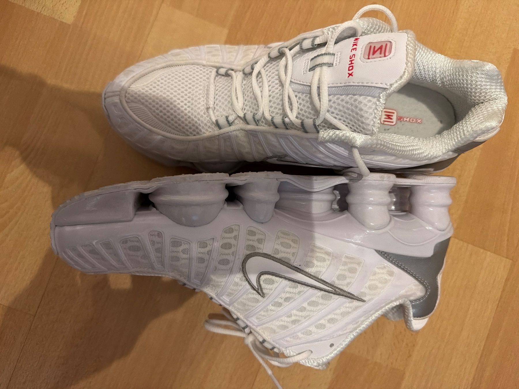 Nike Herrenschuhe: Nike Shox TL White Metallic Silver – Gebraucht aus Sachseln von sda_z6ll 1