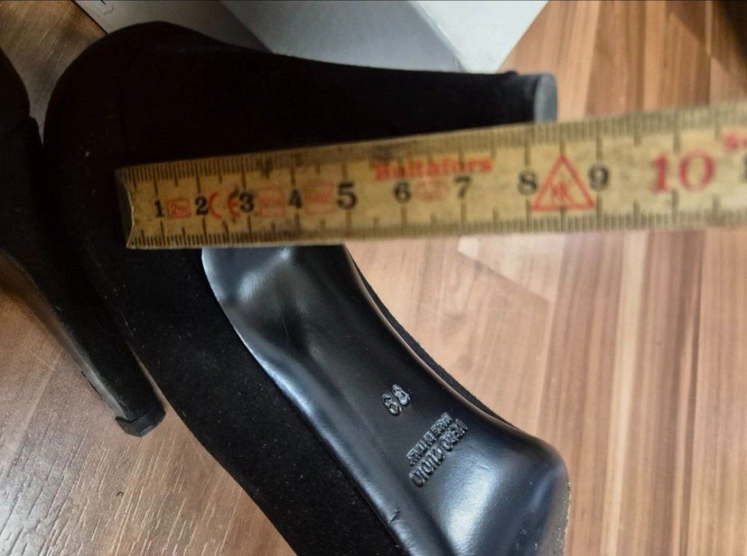 Scarpe da donna: Schwarze Pumps Gr. 39 - Roberto - Wildleder K32 – Usato da Bern venduto da len_vc5x 1