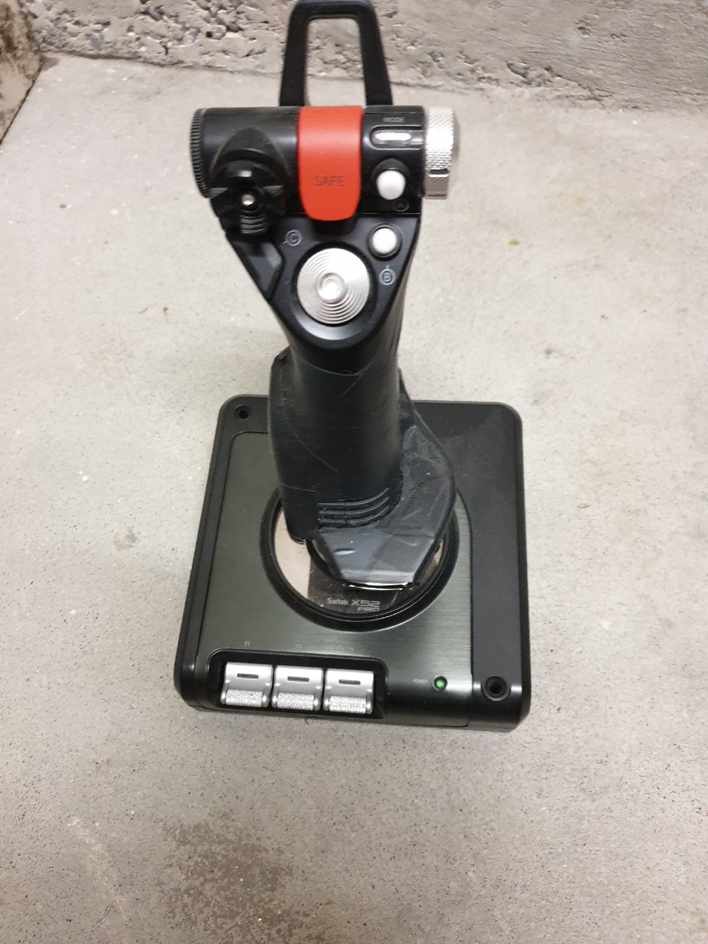 Saitek Controller: Saitek X52 Pro Flight System Joystick – Usato da Ittigen venduto da Ziok187