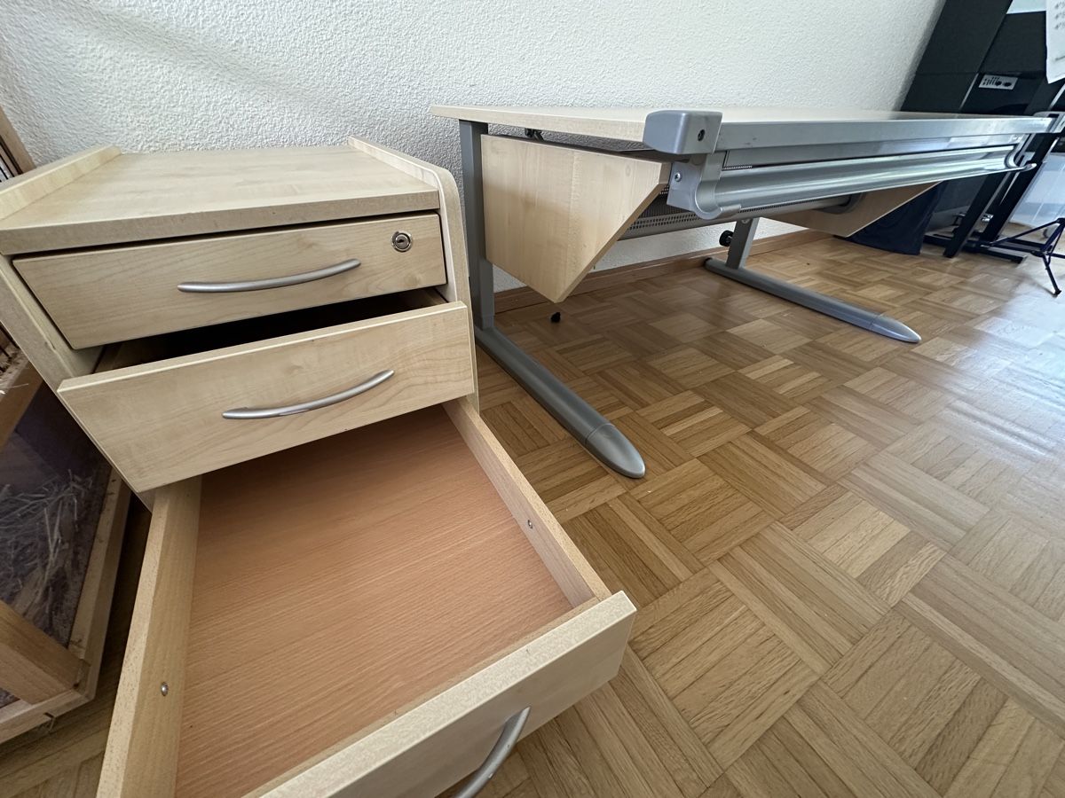 Kettler Schreibtische: Kinderschreibtisch Kettler – Gebraucht aus Allschwil von gassera01 2