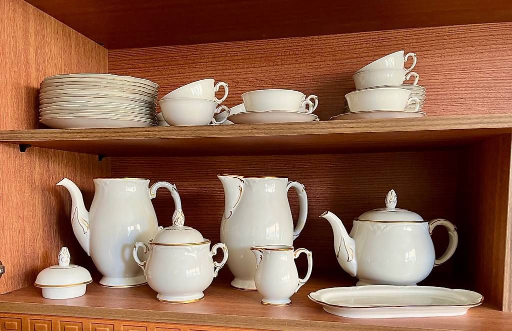 Set di piatti: KAFFEE-TEESERVICE LANGENTHAL  – Usato da Thun venduto da amaretti25